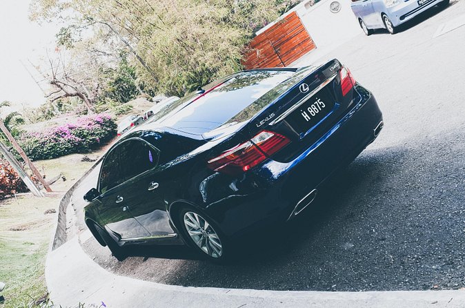 Private Luxury Transfer - Round Trip (Hewanorra International Airport UVF) - Cap Estate drop-off, plus smart stop options en route