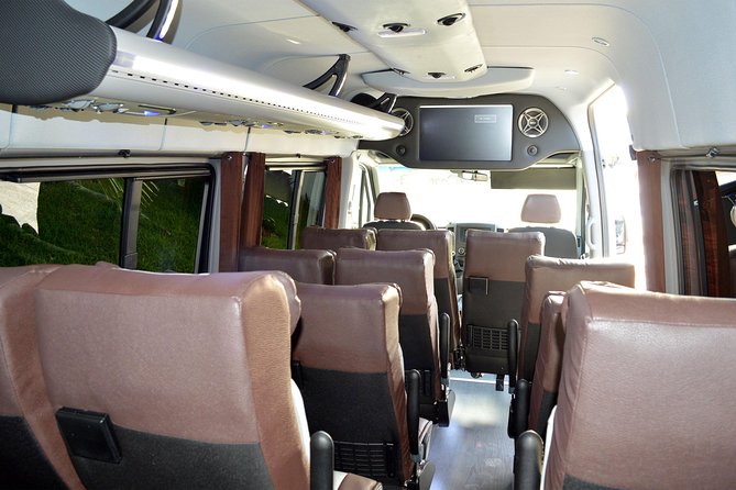 Shared Departure Transfer: Hotel to Saint Lucia International Airport - Shared Service With 24-Hour Operation: Great for Real Schedules
