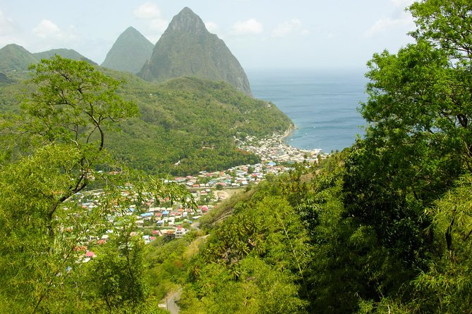 Soufriere Island Delight - Diamond Falls Botanical Gardens: the 56-foot Diamond Waterfall walk