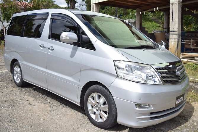 St. Lucia Private Airport & Hotel Transfers - The vehicle comfort: AC, Wi-Fi, and drinks that make you exhale